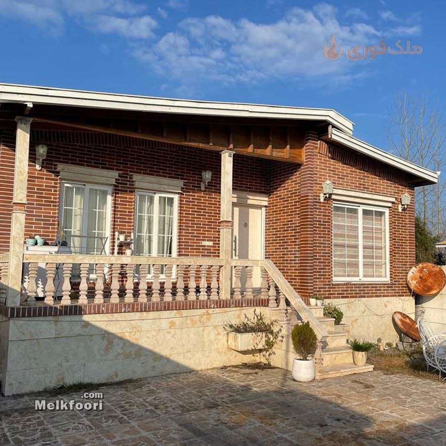 خرید ویلا  نوساز ساحلی در گیلان 2 خواب متراژ بنا 100 متر فروش نقدی با پروانه و پایان کار قیمت کل 3 میلیارد تومان