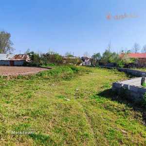 ین زمین به مساحت ۶۳۰ متر مربع در روستای بیجاربنه رشت، گزینه‌ای ایده‌آل برای کسانی است که به دنبال فضایی باغی با امکانات و ویژگی‌های مناسب هستند. با توجه به کاربری باغی این زمین، می‌توان از آن برای ایجاد یک باغ شخصی، کاشت میوه‌ها و سبزیجات، یا حتی ساخت یک ویلا با فضای سبز استفاده کرد.
